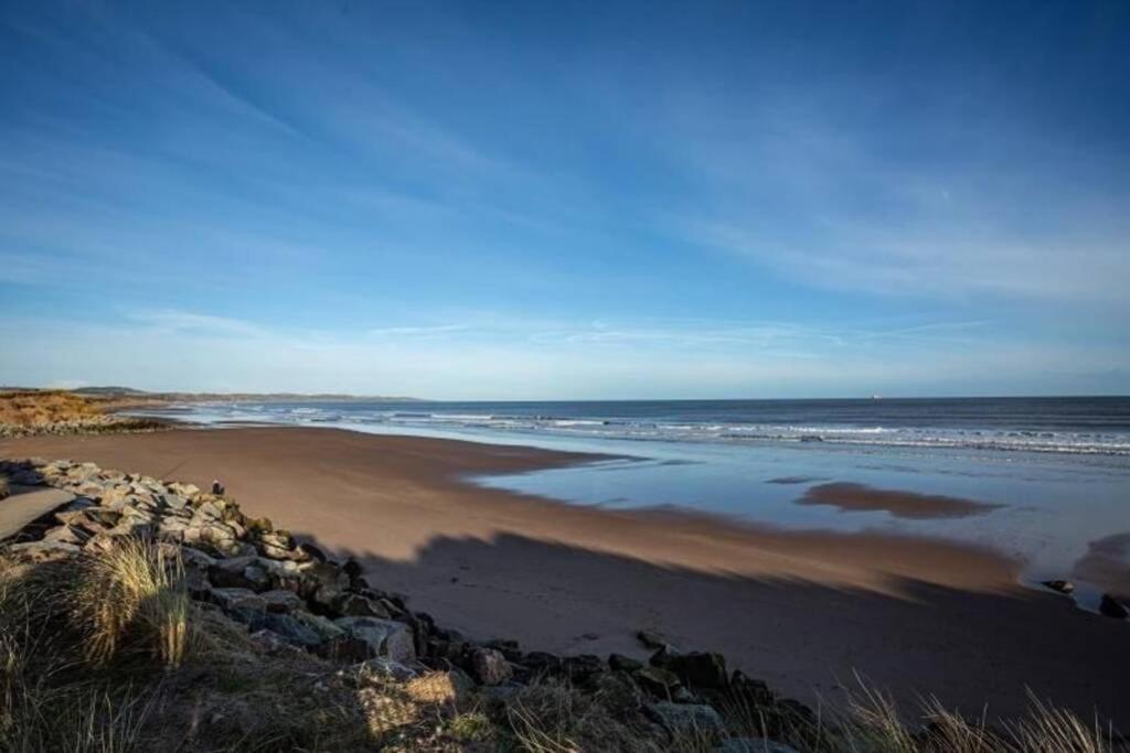 Life'S A Beach, Montrose Scotland Exterior foto